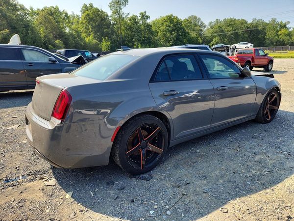 2019 CHRYSLER 300