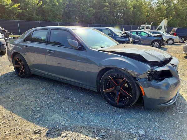 2019 CHRYSLER 300