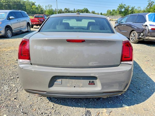 2019 CHRYSLER 300
