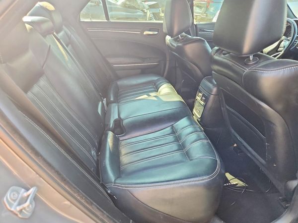 2019 CHRYSLER 300