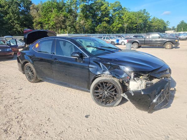 2021 TOYOTA CAMRY XSE — Passenger 3/4