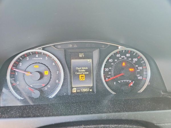 2016 TOYOTA CAMRY