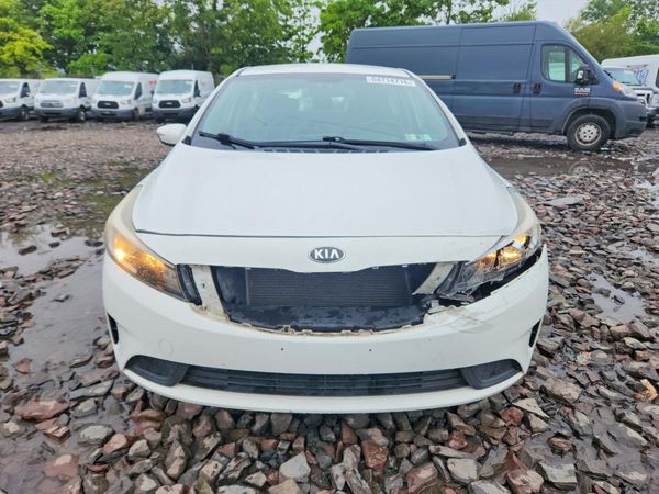 2017 KIA FORTE5 LX
