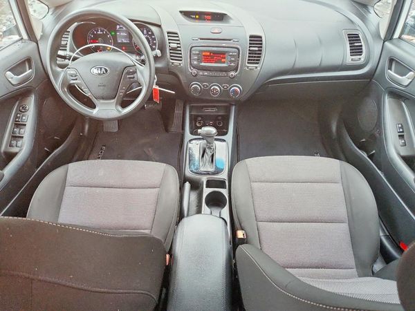 2017 KIA FORTE5 LX