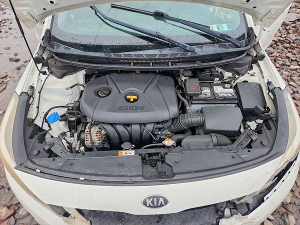 2017 KIA FORTE5 LX