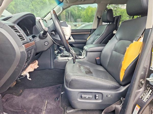 2019 TOYOTA LAND CRUISER VX-R