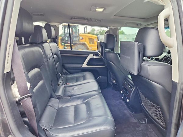 2019 TOYOTA LAND CRUISER VX-R