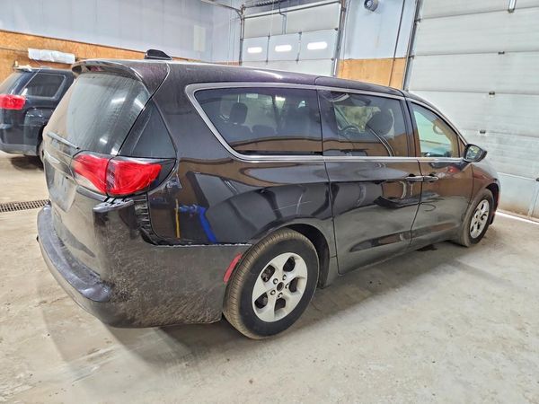 2017 CHRYSLER PACIFICA LX