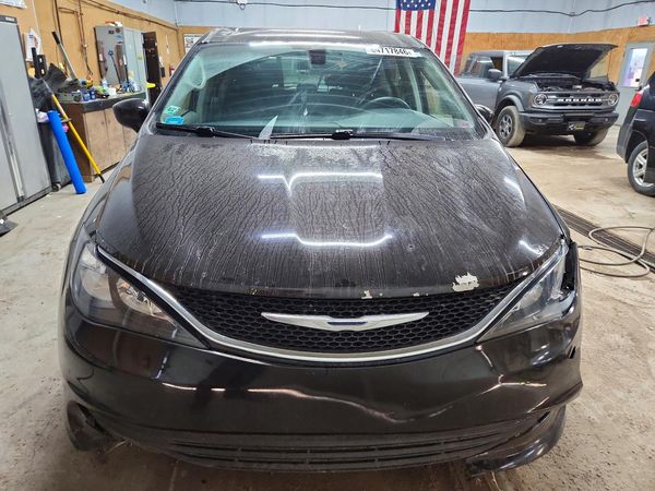 2017 CHRYSLER PACIFICA LX