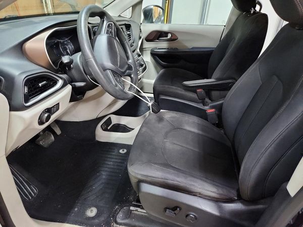 2017 CHRYSLER PACIFICA LX