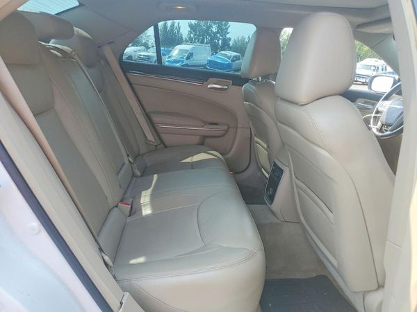 2013 CHRYSLER 300 Base/Limited