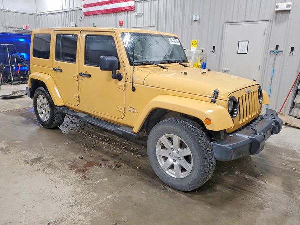 2013 JEEP WRANGLER Sahara — Passenger 3/4