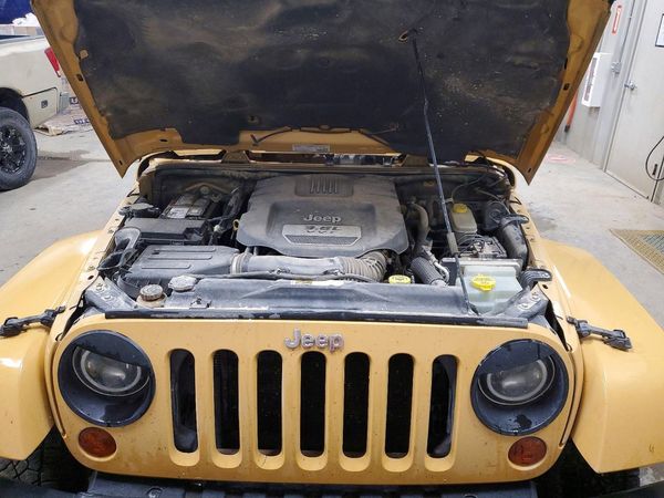 2013 JEEP WRANGLER Sahara — Engine bay