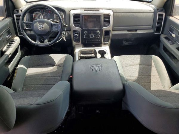 2016 RAM 1500 SLT