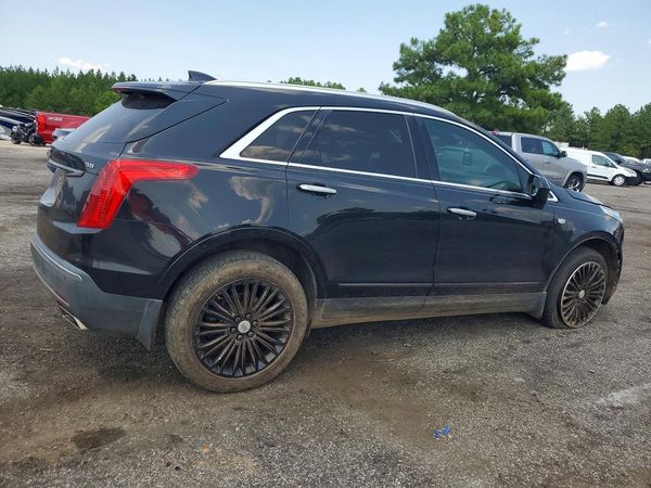 2017 CADILLAC XT5