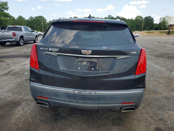 2017 CADILLAC XT5