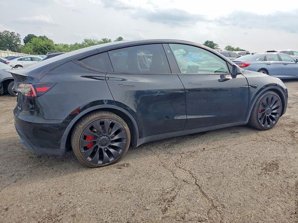 2024 TESLA MODEL Y