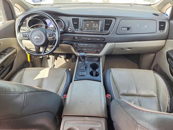 2017 KIA SEDONA LX