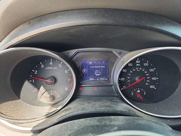 2017 KIA SEDONA LX