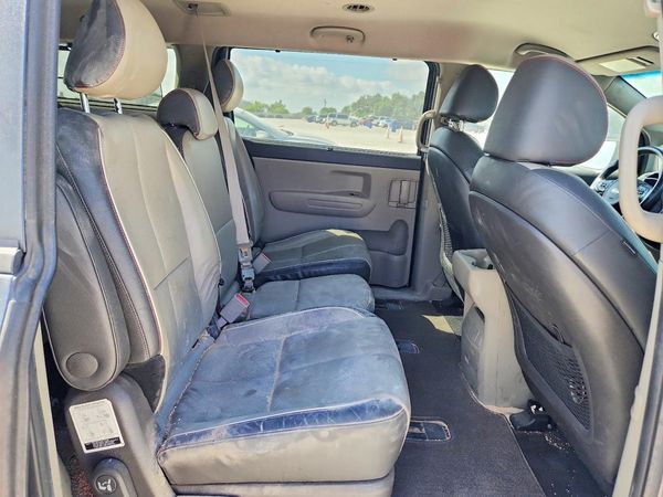 2017 KIA SEDONA LX