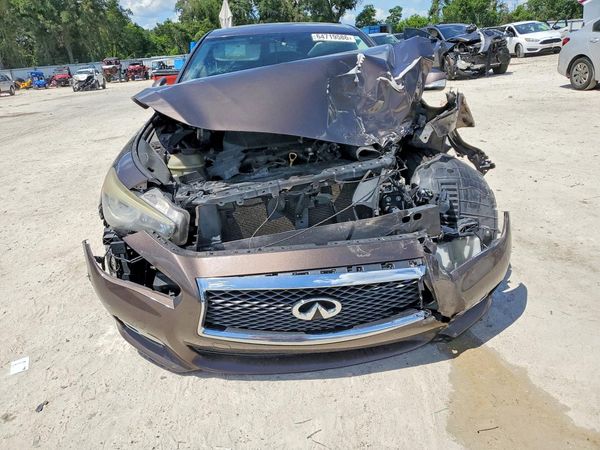 2016 INFINITI Q50