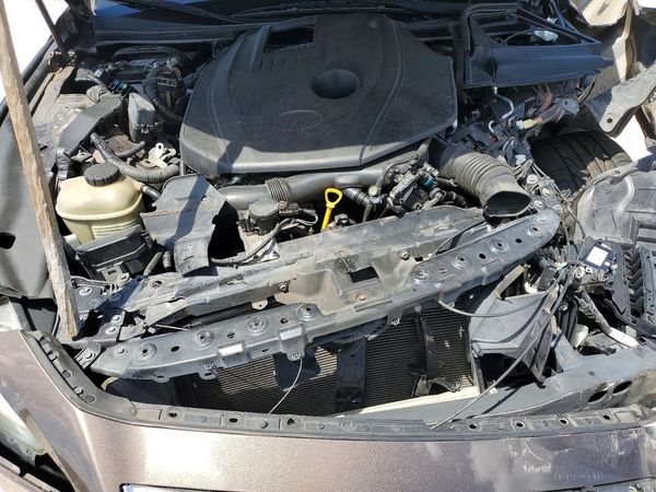2016 INFINITI Q50