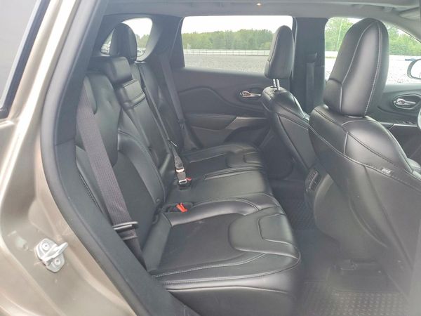 2019 JEEP CHEROKEE LATITUDE PLUS 4X4