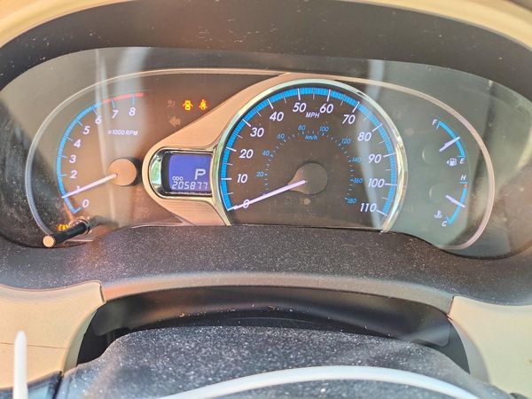 2012 TOYOTA SIENNA
