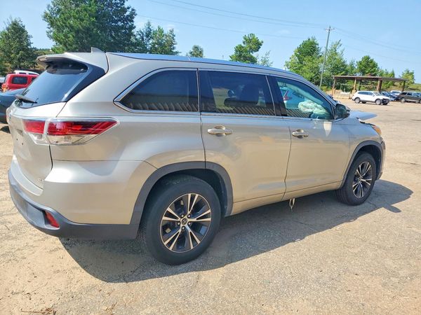 2016 TOYOTA HIGHLANDER
