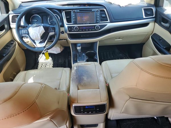 2016 TOYOTA HIGHLANDER