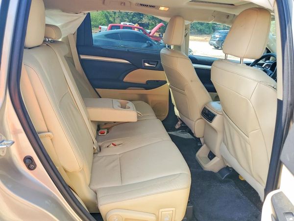 2016 TOYOTA HIGHLANDER