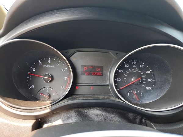2016 KIA SEDONA LX - Middle-low