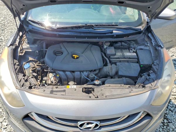 2015 HYUNDAI ELANTRA GLS(Middle grade) — Engine bay