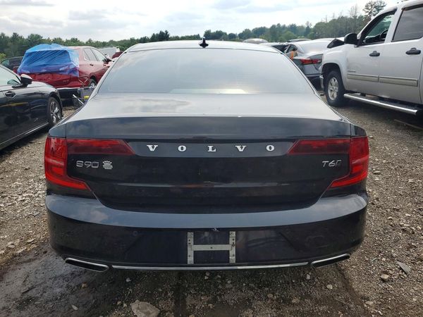 2017 VOLVO S90 Momentum — DIRR