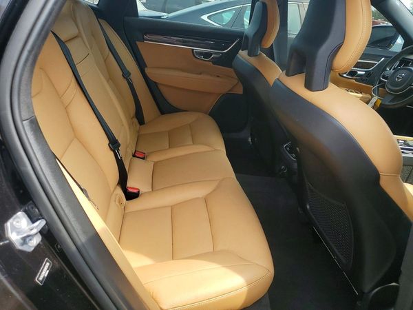 2017 VOLVO S90 Momentum — PSRS