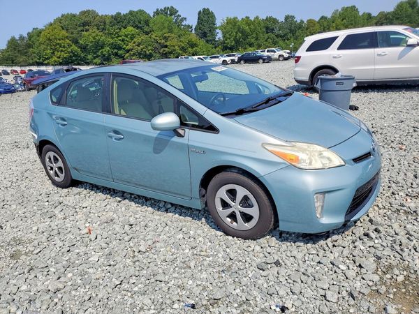 2015 TOYOTA PRIUS