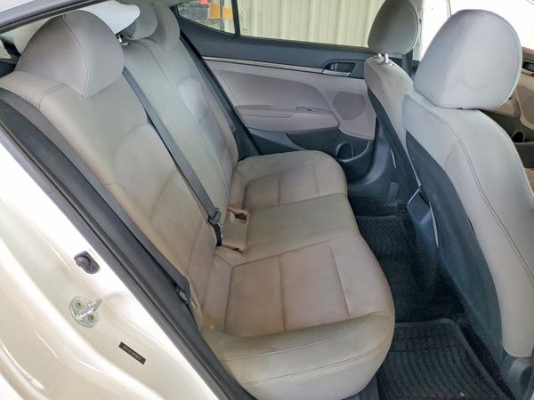 2017 HYUNDAI ELANTRA SE Base