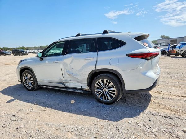 2022 TOYOTA HIGHLANDER Platinum