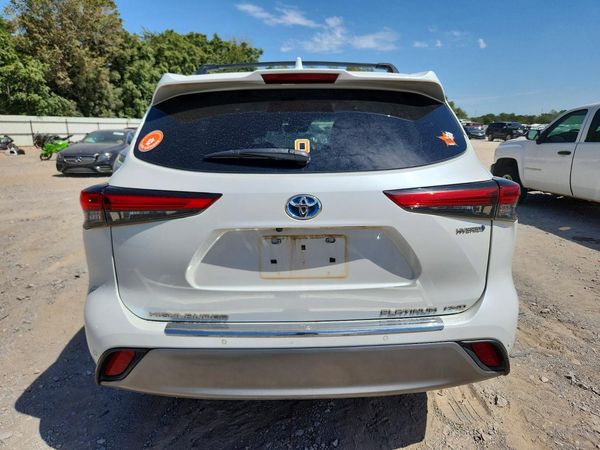 2022 TOYOTA HIGHLANDER Platinum