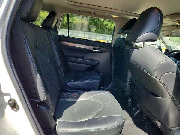 2022 TOYOTA HIGHLANDER Platinum