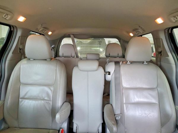 2015 TOYOTA SIENNA