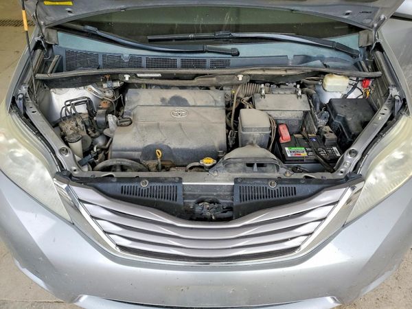 2015 TOYOTA SIENNA