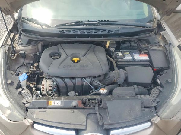 2015 HYUNDAI ELANTRA GLS(Middle)