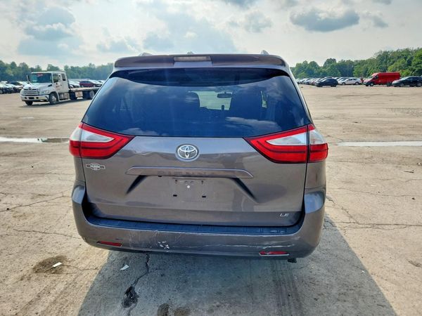 2017 TOYOTA SIENNA LE Mobility/LE