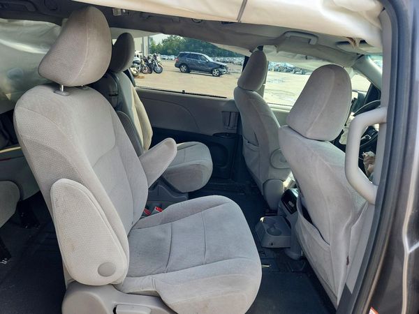 2017 TOYOTA SIENNA LE Mobility/LE