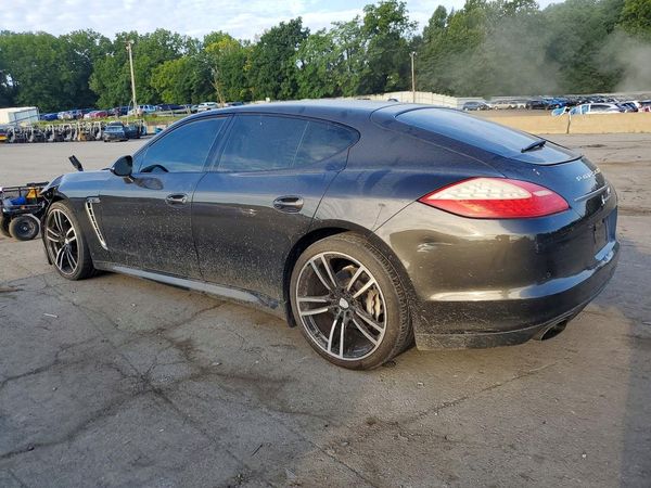 2013 PORSCHE PANAMERA