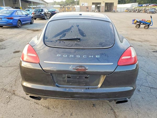 2013 PORSCHE PANAMERA