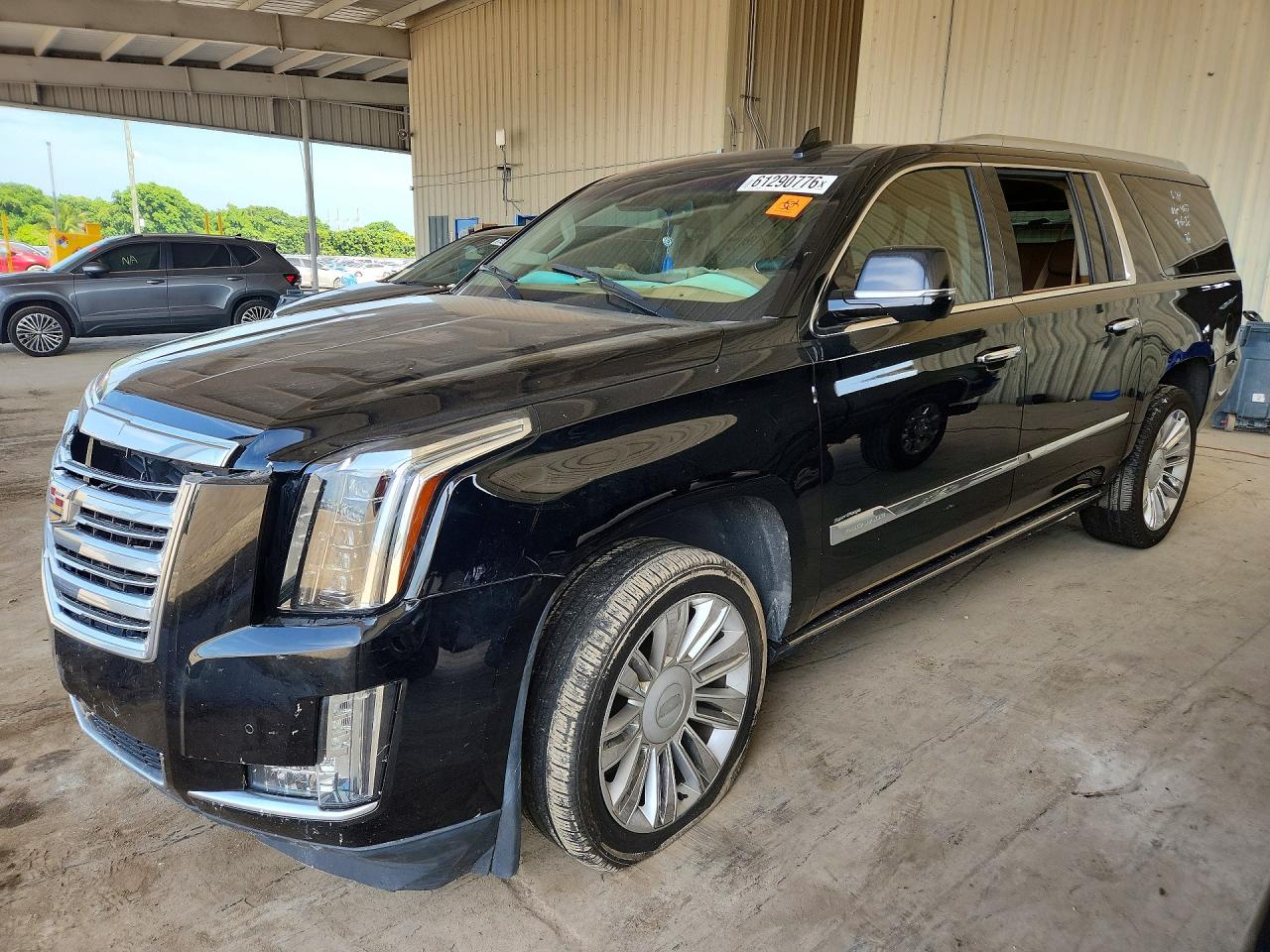 2016 CADILLAC ESCALADE ESV Platinum — Front 3/4