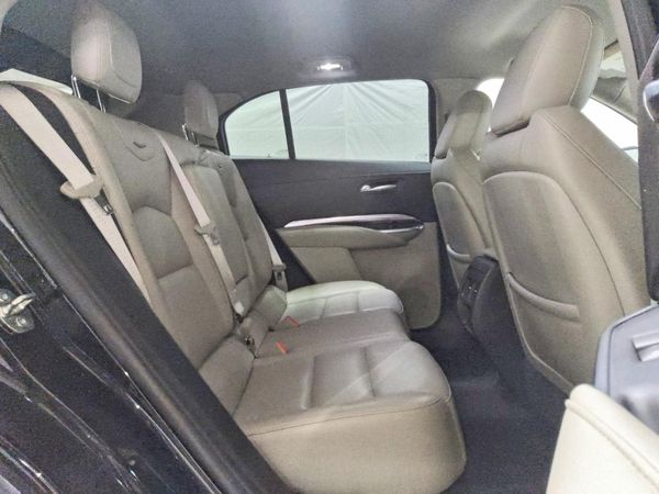 2023 CADILLAC XT4 Luxury