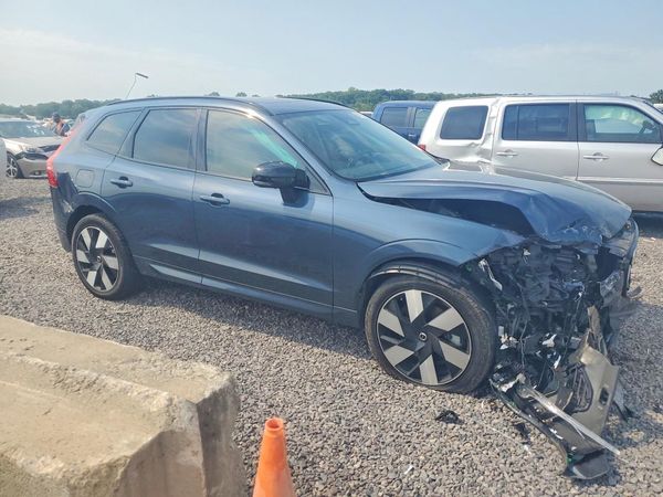 2025 VOLVO XC60 Plus Dark